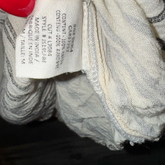 Billabong Beachy Off-Shoulder Cream and Black Top Boho Top Size Medium Tall In - Picture 7 of 9